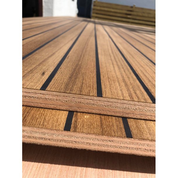 19 mm Teak D�rk plade 122 x 250 cm med Sort Fuge